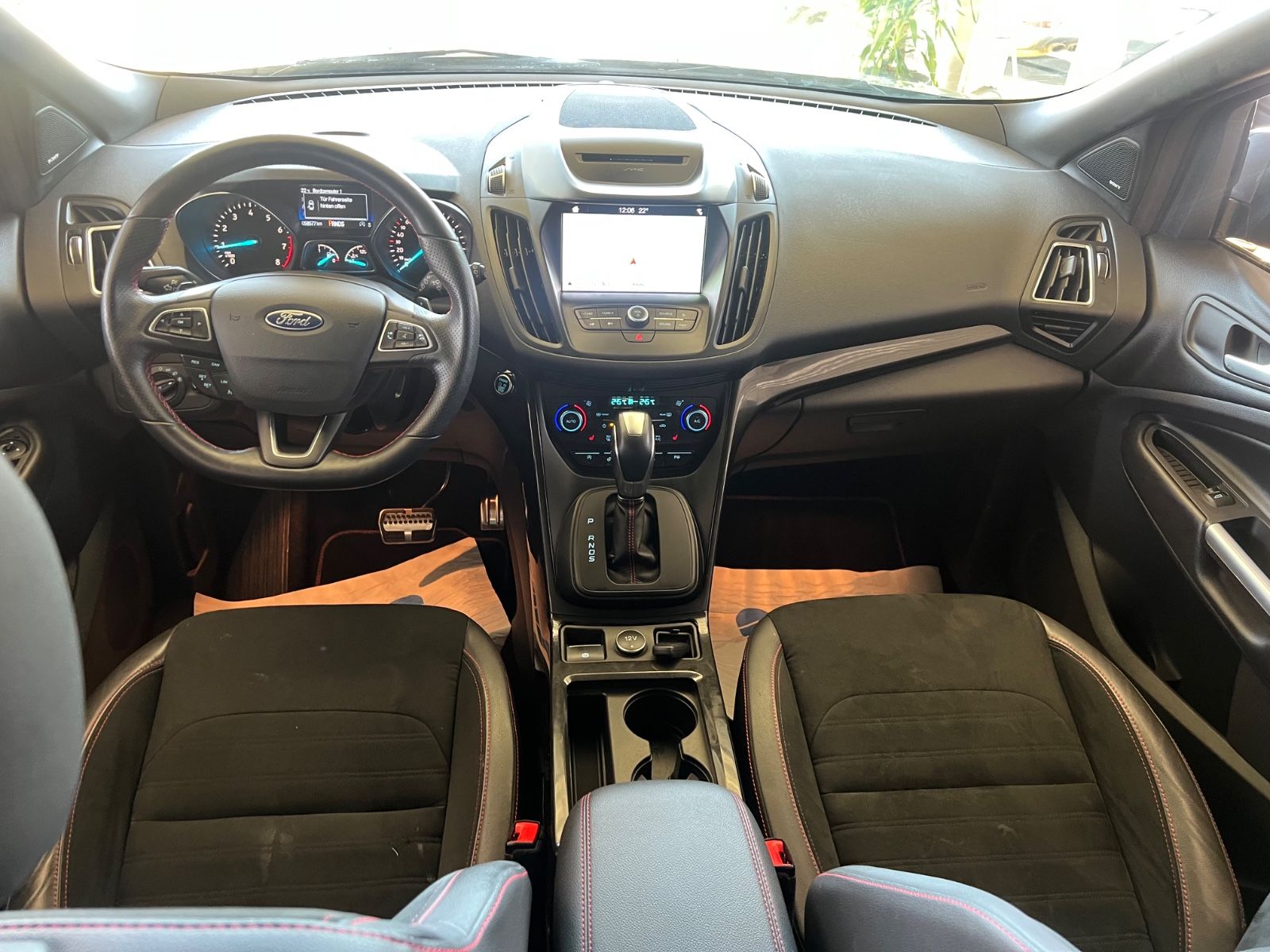 Fahrzeugabbildung Ford Kuga ST-Line Automatik