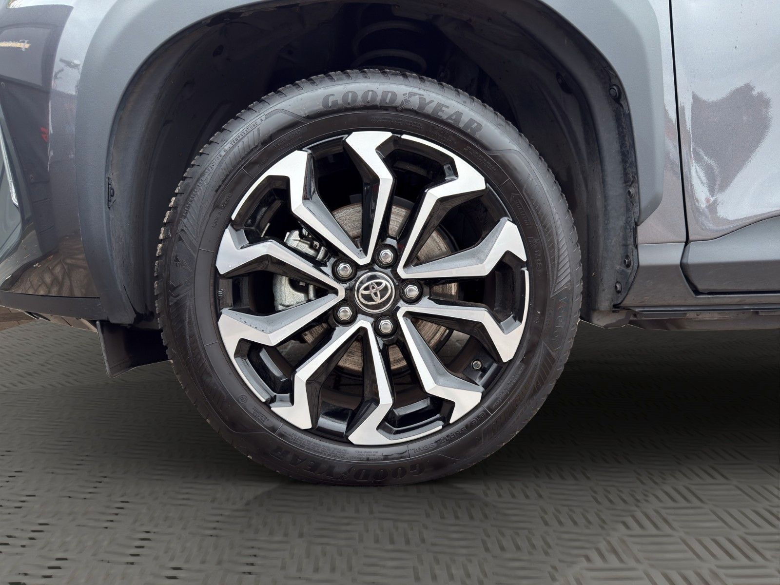 Fahrzeugabbildung Toyota Yaris Cross Hybrid *Team-D*Bhz-Lenkrad*RFK*ACC*