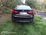 BMW X6 xDrive40d - - mit Diesel-Antrieb: Braun, Sportfahrwerk, Geländewagen