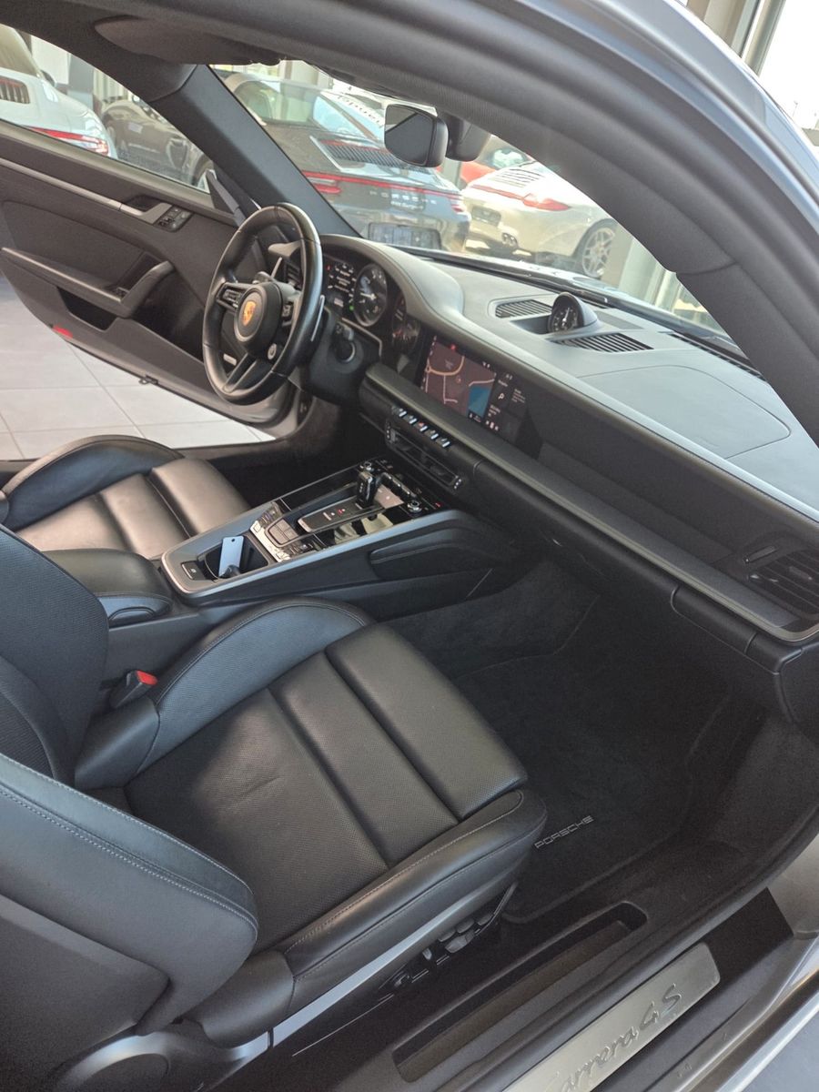 Fahrzeugabbildung Porsche 911 Carrera 4S Sport Design VollAusst.