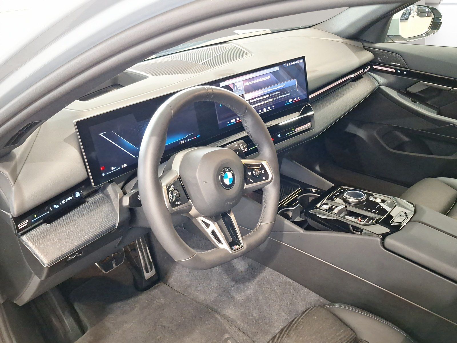BMW 540d xDrive Touring M Sport Harman K Kamera LED foto 4