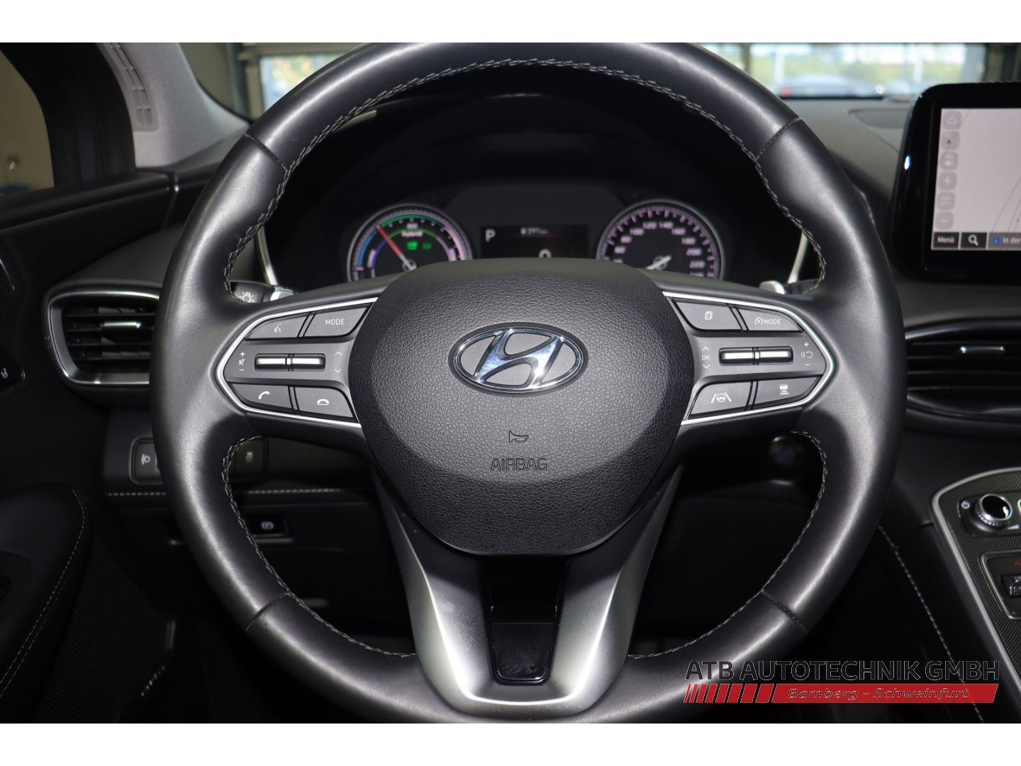 Fahrzeugabbildung Hyundai SANTA FE 1.6l Hybrid 2WD Trend Komfort + Navi-Pa
