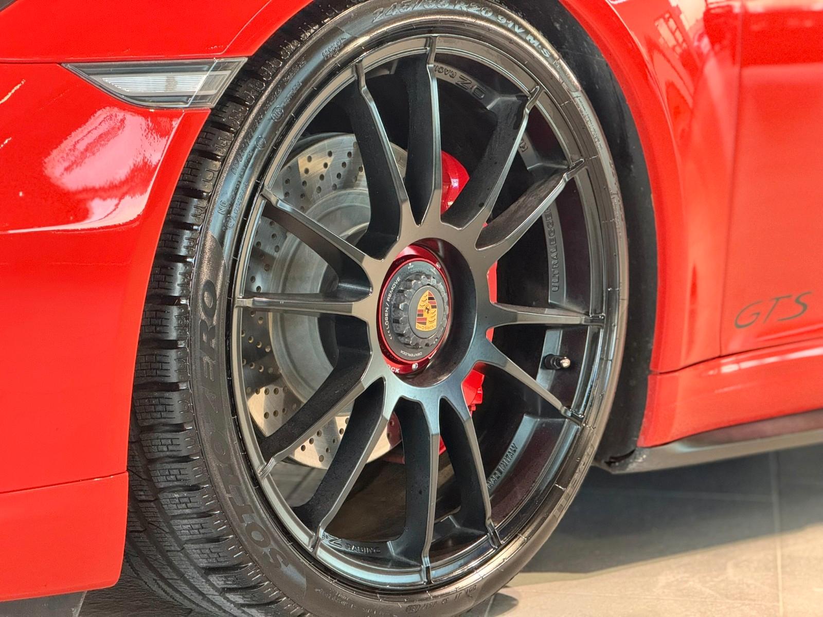 Porsche 991 Carrera GTS*Chrono*BOSE*Memory*