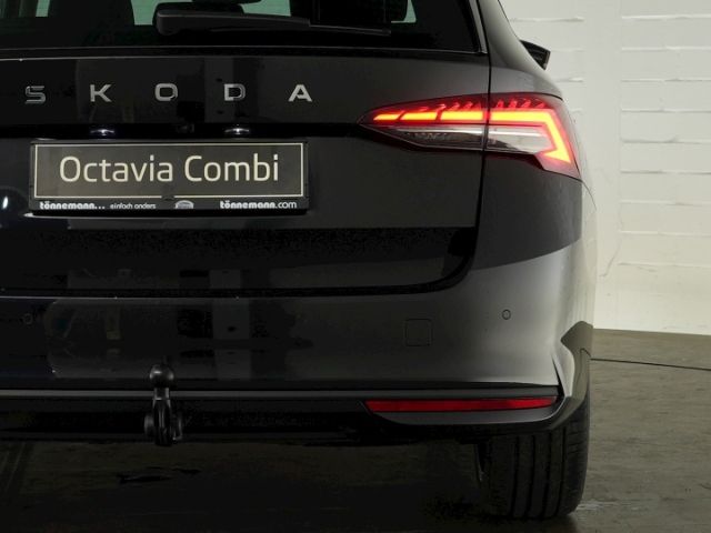 Octavia COMBI TOUR TSI+AHK+NAVI+SITZ-/LENKRADHEI