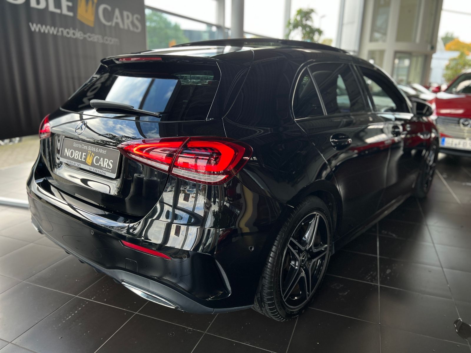 Fahrzeugabbildung Mercedes-Benz A250 AMG PANO LED NAVI ALU