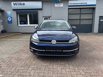 Volkswagen Golf - 1