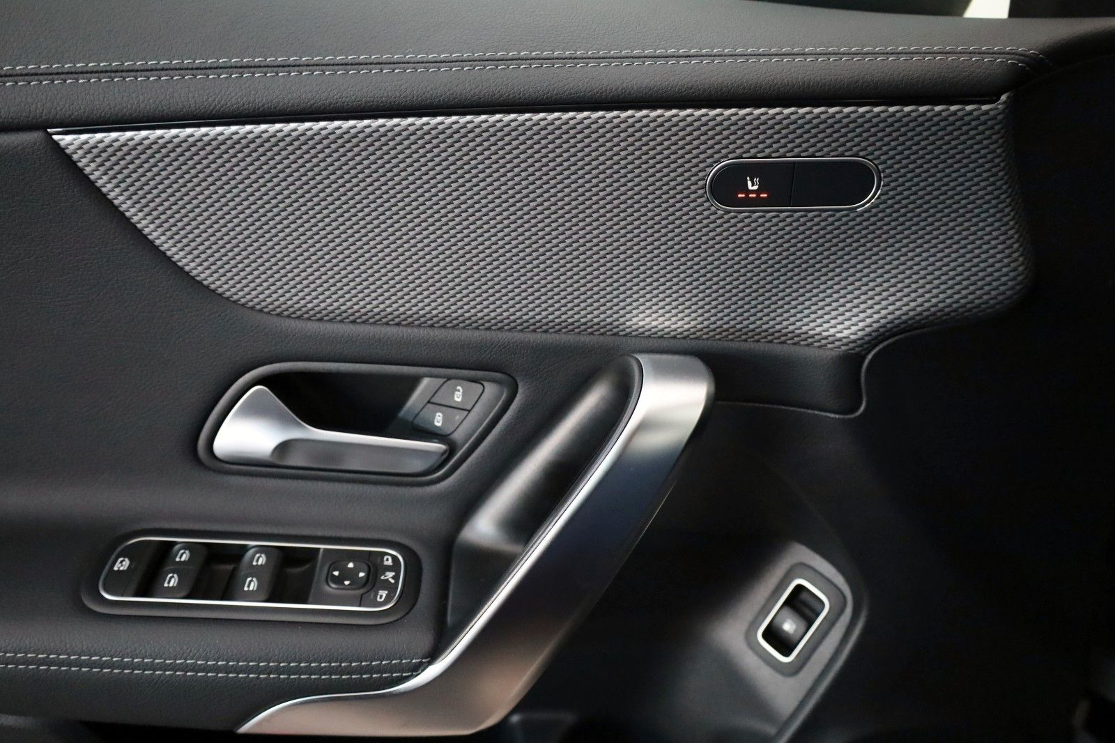 Fahrzeugabbildung Mercedes-Benz CLA 250 e SB,Progressive,Navi,LED,CarPlay,Kamera