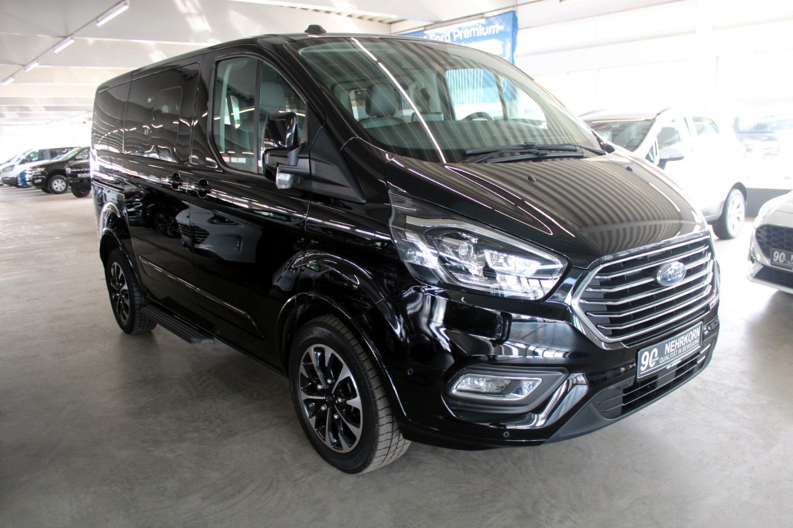 Fahrzeugabbildung Ford Tourneo Custom Titanium X Aut. 8-Si XENON LEDER