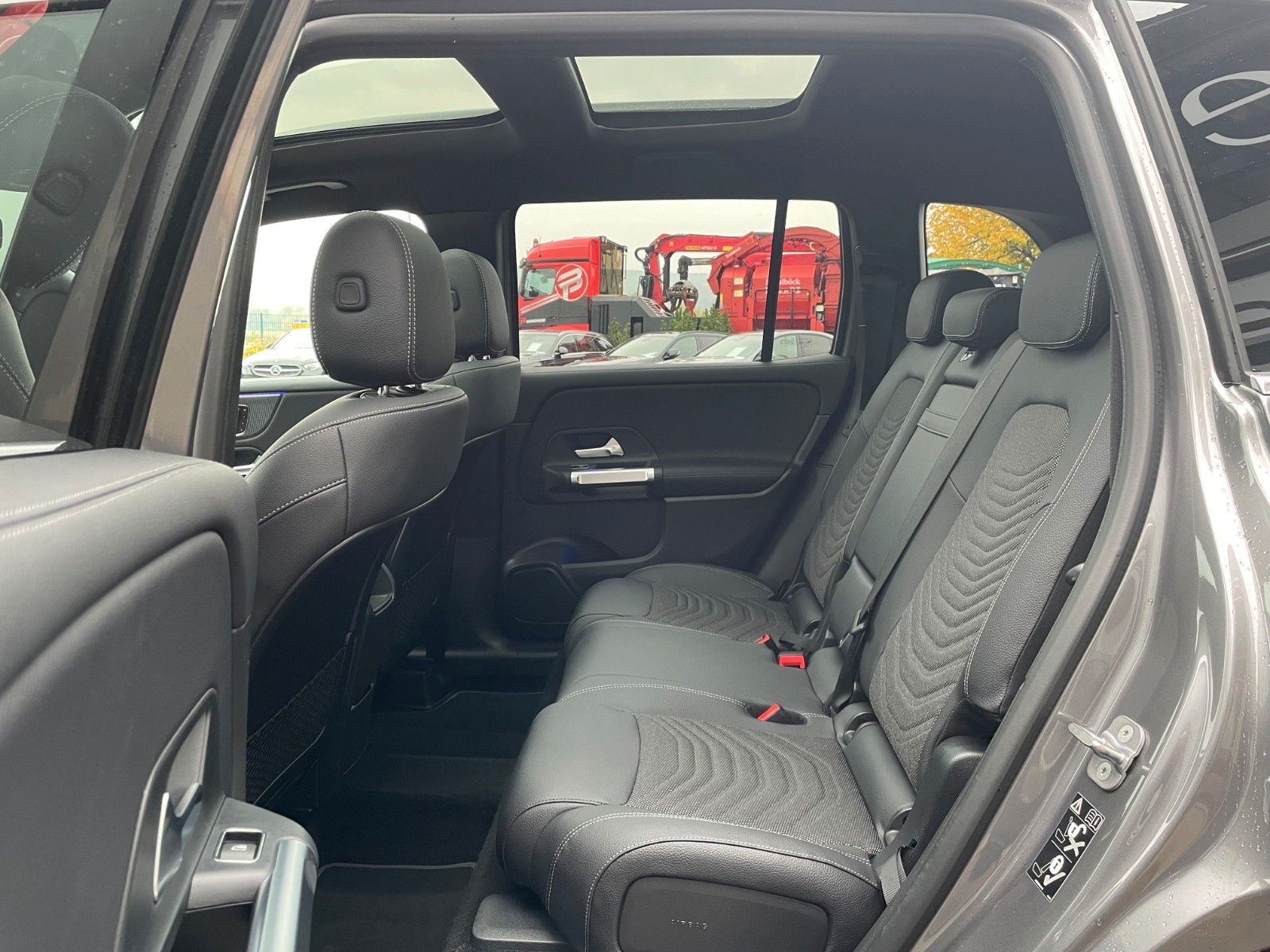 Fahrzeugabbildung Mercedes-Benz GLB 220 d 4MATIC Progressive AHK+Memory+Pano+360