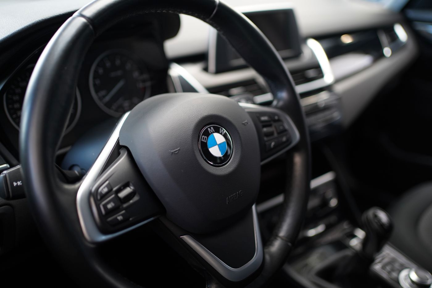Fahrzeugabbildung BMW 218i Active Tourer Advantage KlimaA+LED+Navi+PDC