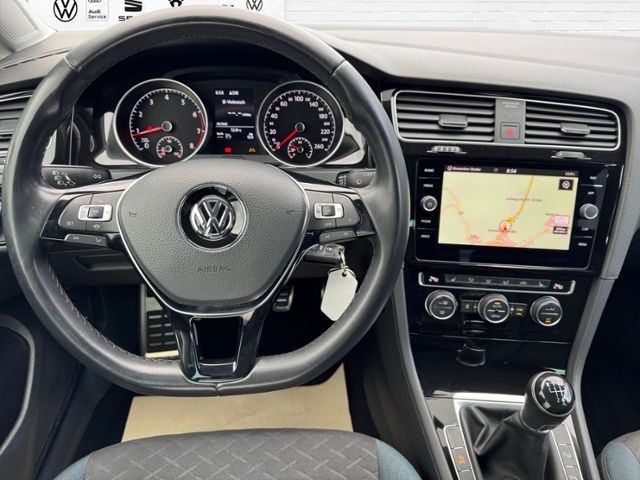 Fahrzeugabbildung Volkswagen Golf VII Lim. IQ.DRIVE BlueMotion KLIMA NAVI ALU