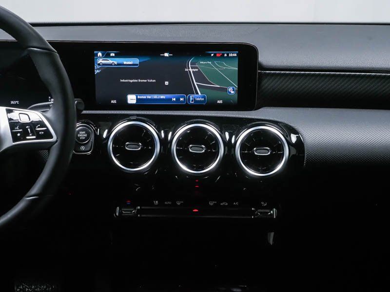 Fahrzeugabbildung Mercedes-Benz A 180 PROGRESSIVE*APPLECAR-PLAY*LED*WINTER-PAKET