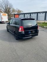 Opel Zafira b 1.9 cdti Sport line 7 sitzer - Opel Zafira Sport mit Diesel-Antrieb
