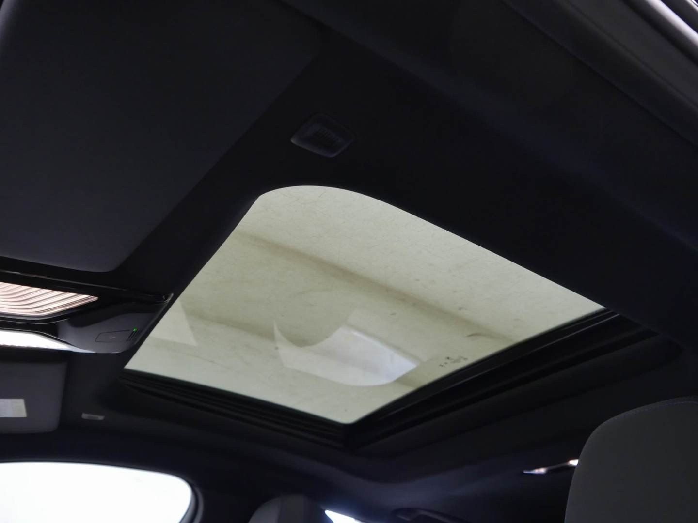 Fahrzeugabbildung BMW i4 xDrive40 M Sportpaket Pro, Glasdach, Touring