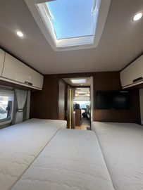 Niesmann + Bischoff Flair 880 LE HubstützenHubbettMarkiseSolarNA