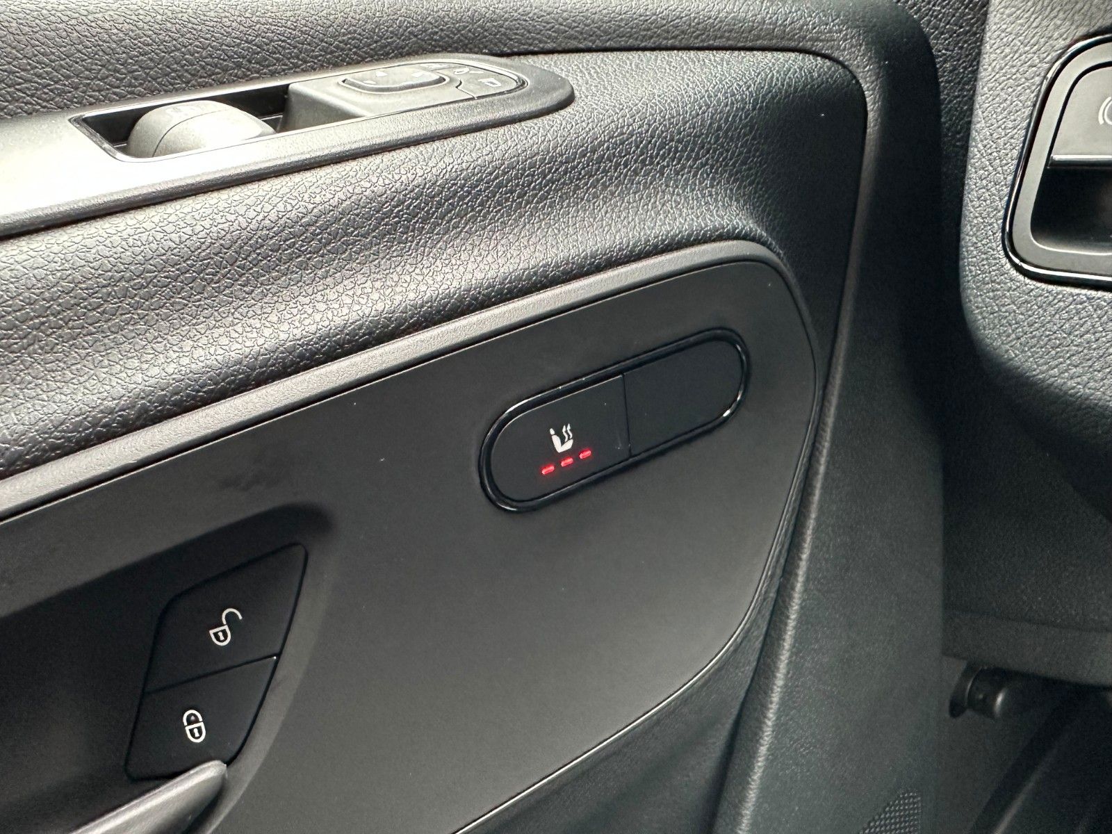 Fahrzeugabbildung Mercedes-Benz Sprinter 317 CDI 3665 9G DoKa AHK Klima