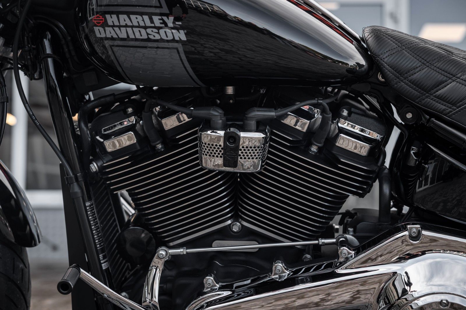 Fahrzeugabbildung Harley-Davidson FLSB Sport Glide Softail - JEKILL & HYDE STAGE 1