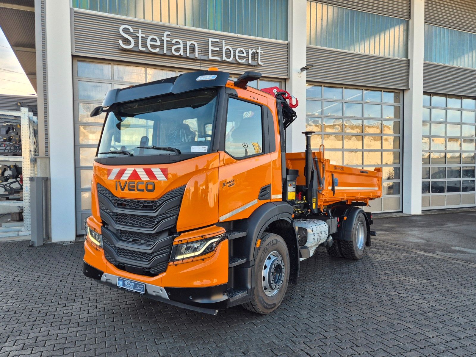 Fahrzeugabbildung Iveco X-Way  AD200X40/P 4x2 Palfinger PK 12.501 Funk