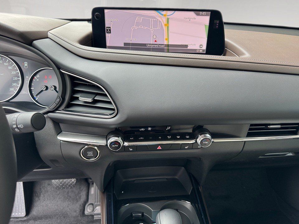 Fahrzeugabbildung Mazda CX-30 2.0i X 186PS A/T Takumi SUNR WLOP