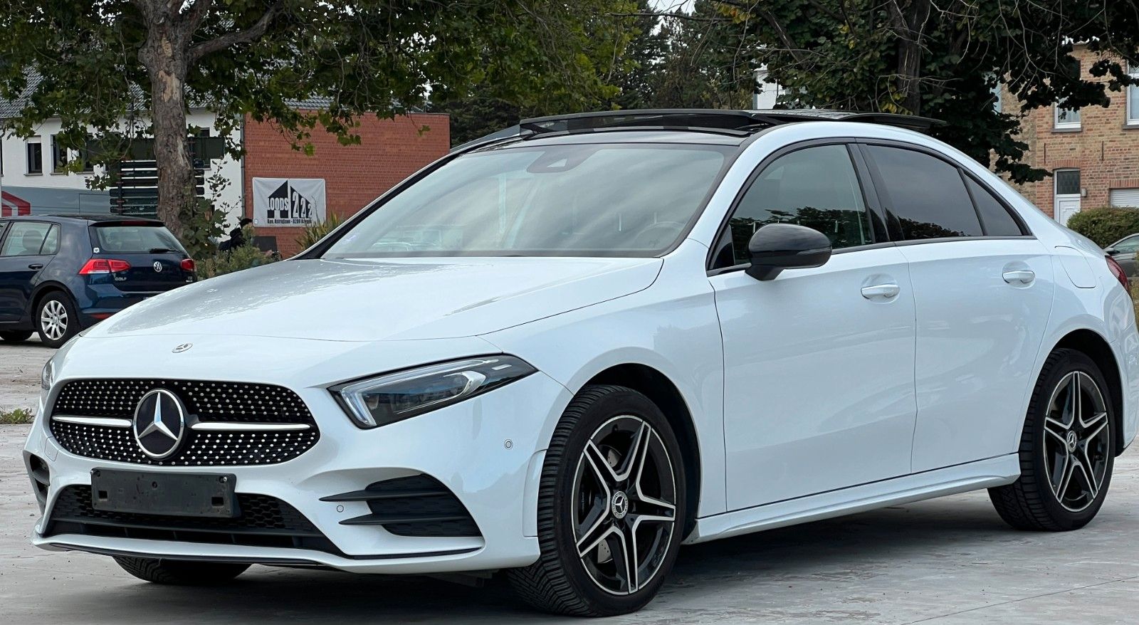 Mercedes-Benz A 250 A Limousine A 250 e PANO AMG 18.000+VAT