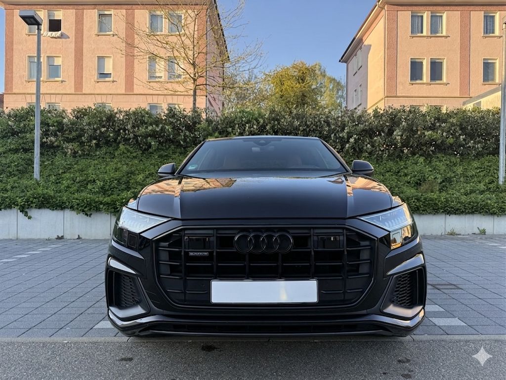 Image of Audi Q8