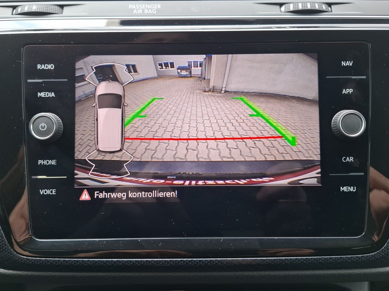 Fahrzeugabbildung Volkswagen Touran TSI United Standhzg 7-Si LED Navi ACC RFK