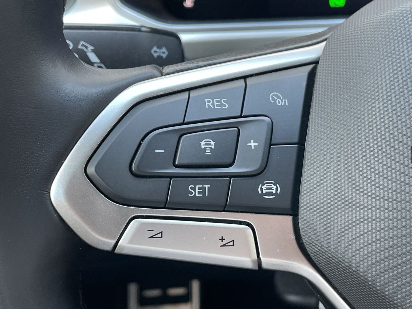 T-Roc 1.5 TSI DSG Move AHK/Kamera/ACC/LED/Navi  