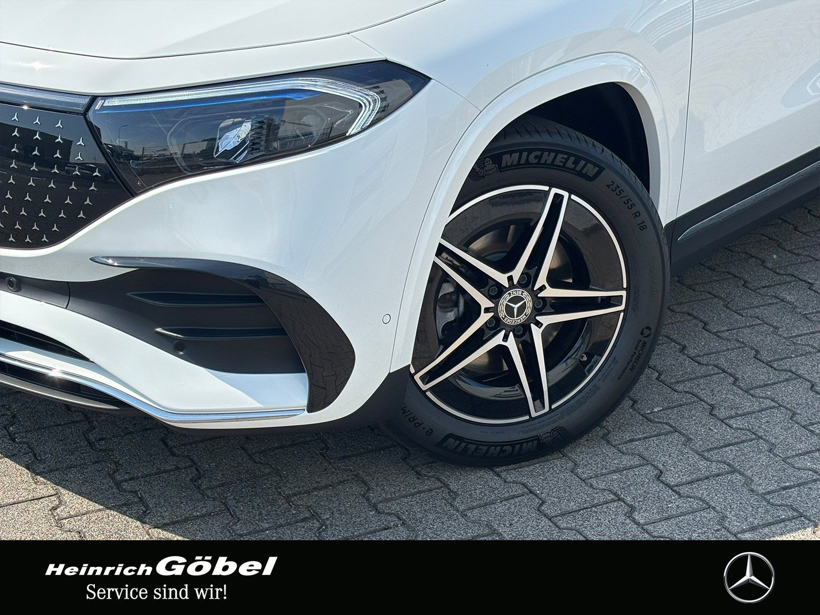 Fahrzeugabbildung Mercedes-Benz EQA 250 AMG*TOTWINKEL*APPLE-CARPLAY*AMBIENTEBEL