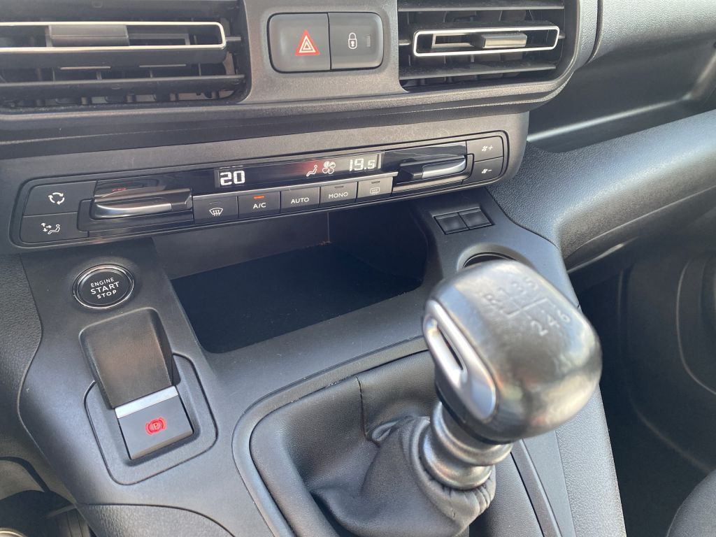 Fahrzeugabbildung Citroën Berlingo MPV M PureTech 110 FEEL *Keyless*Klimaa