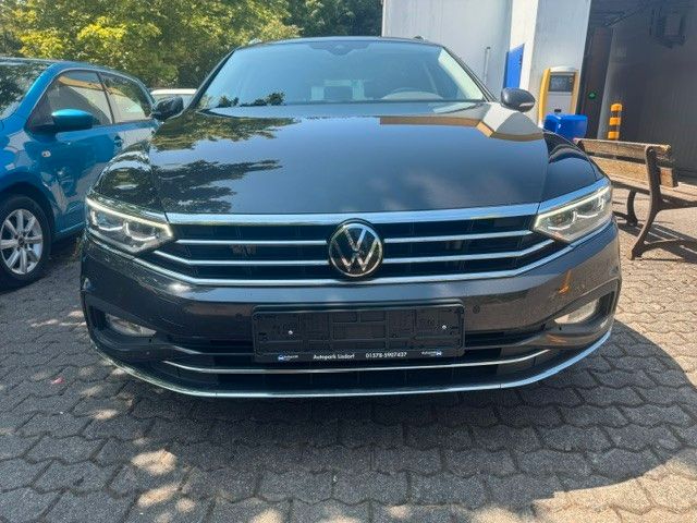 Fahrzeugabbildung Volkswagen Passat Variant Elegance LED AHK LEDER