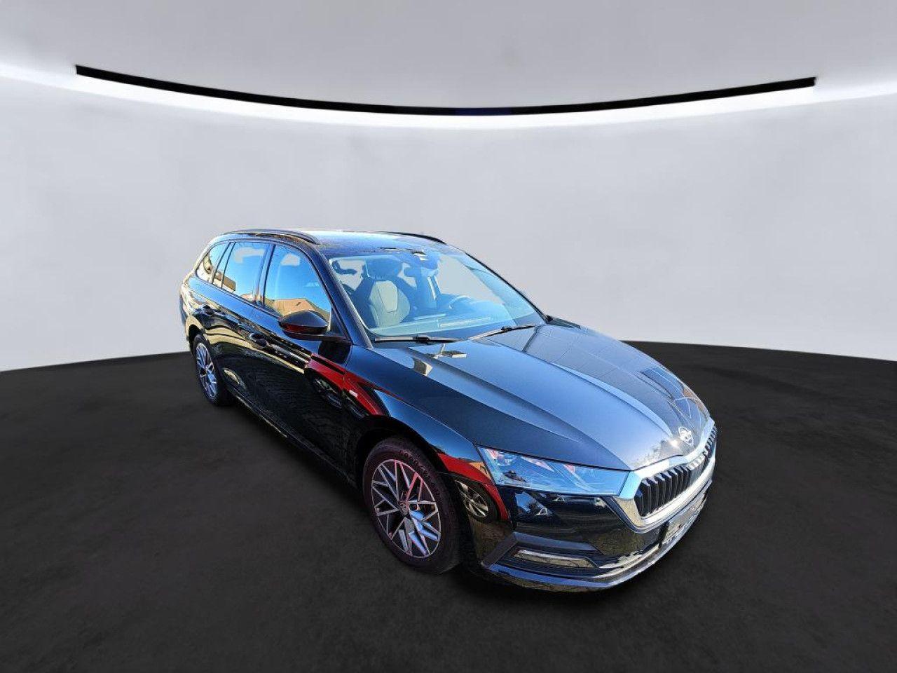 Skoda Octavia Combi 2.0 TDI DSG Clever ACC Navi