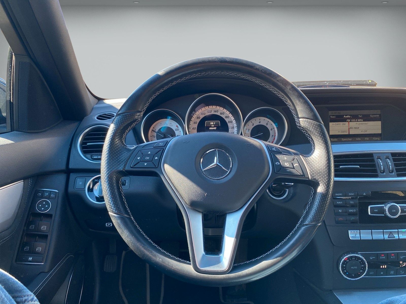 Fahrzeugabbildung Mercedes-Benz C 180 C Limousine C 180 Edition C