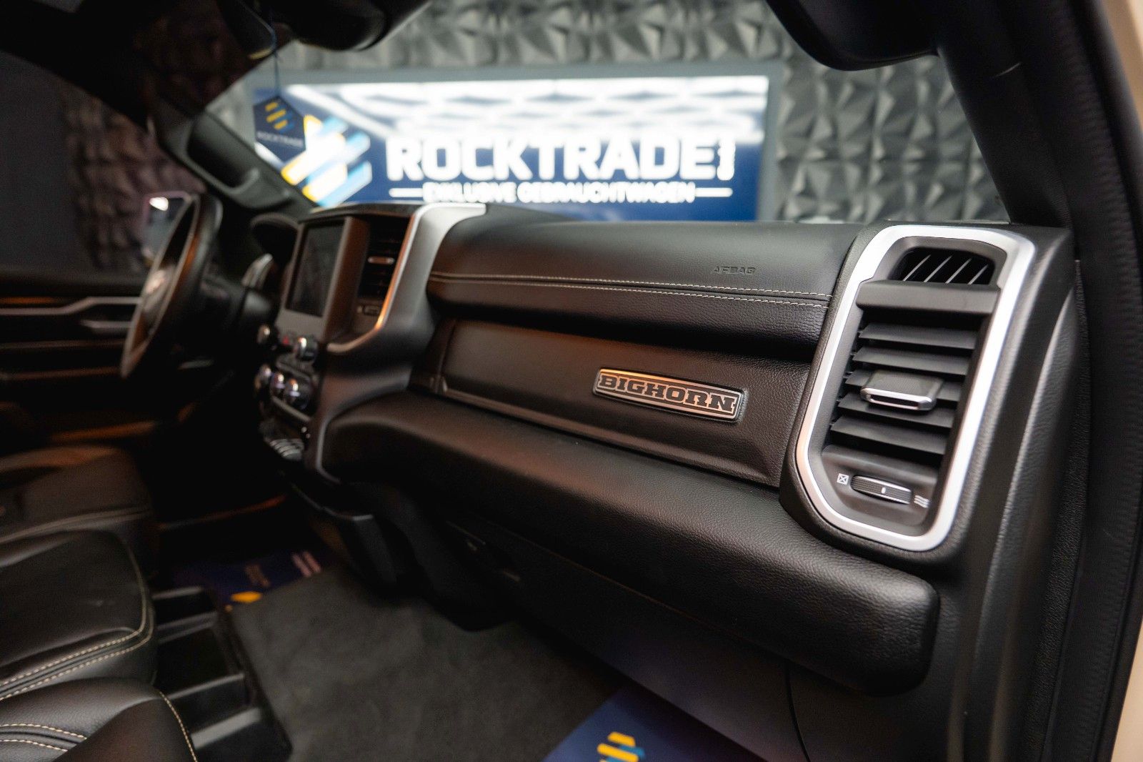 Fahrzeugabbildung Dodge RAM 5.7 V8 HEMI 4x4 OFFROAD LONGBED AXLE LOCK RC