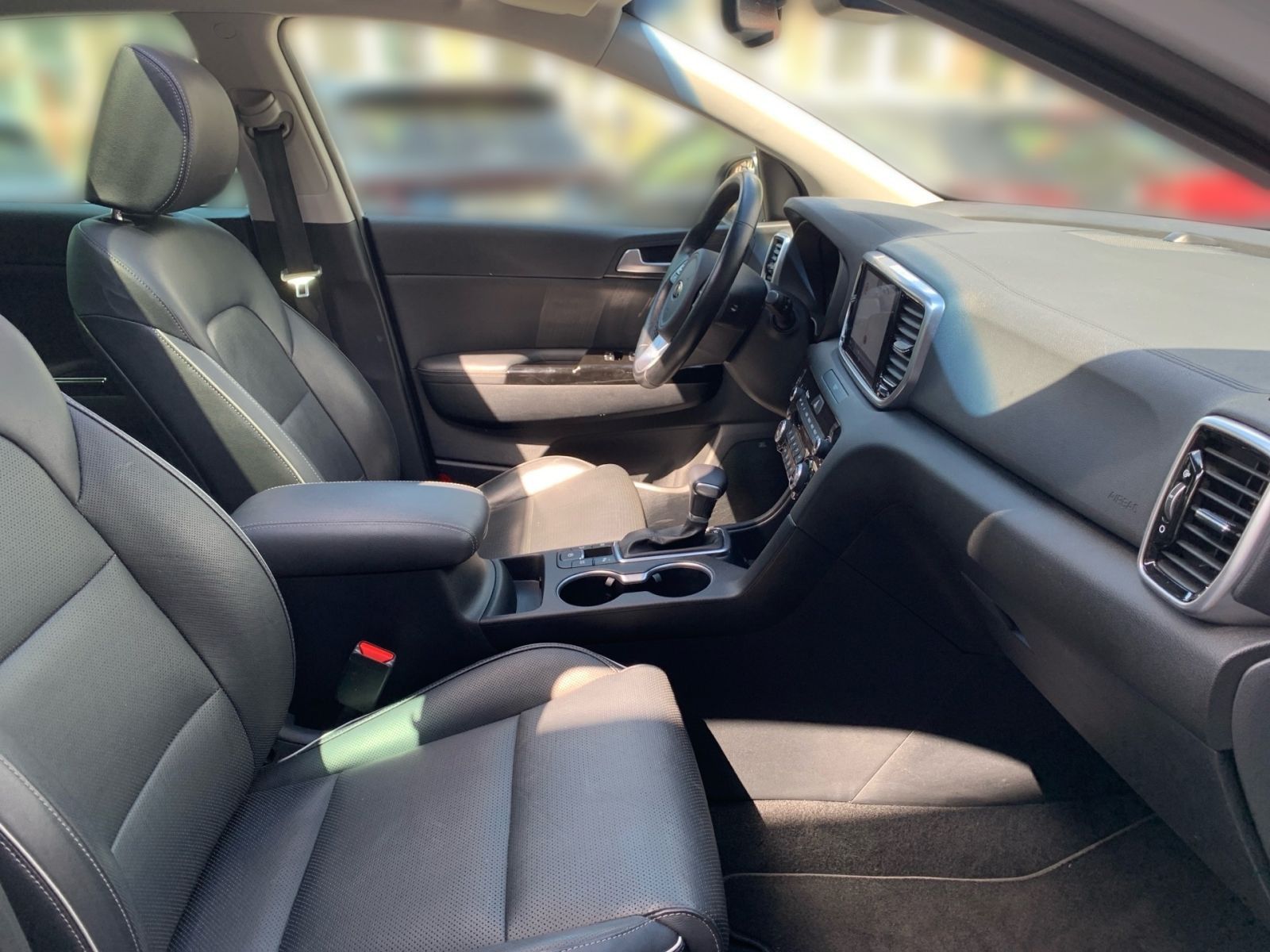 Fahrzeugabbildung Kia Sportage 1.6 T-GDI 7-DCT Black Edition Pan.Dach