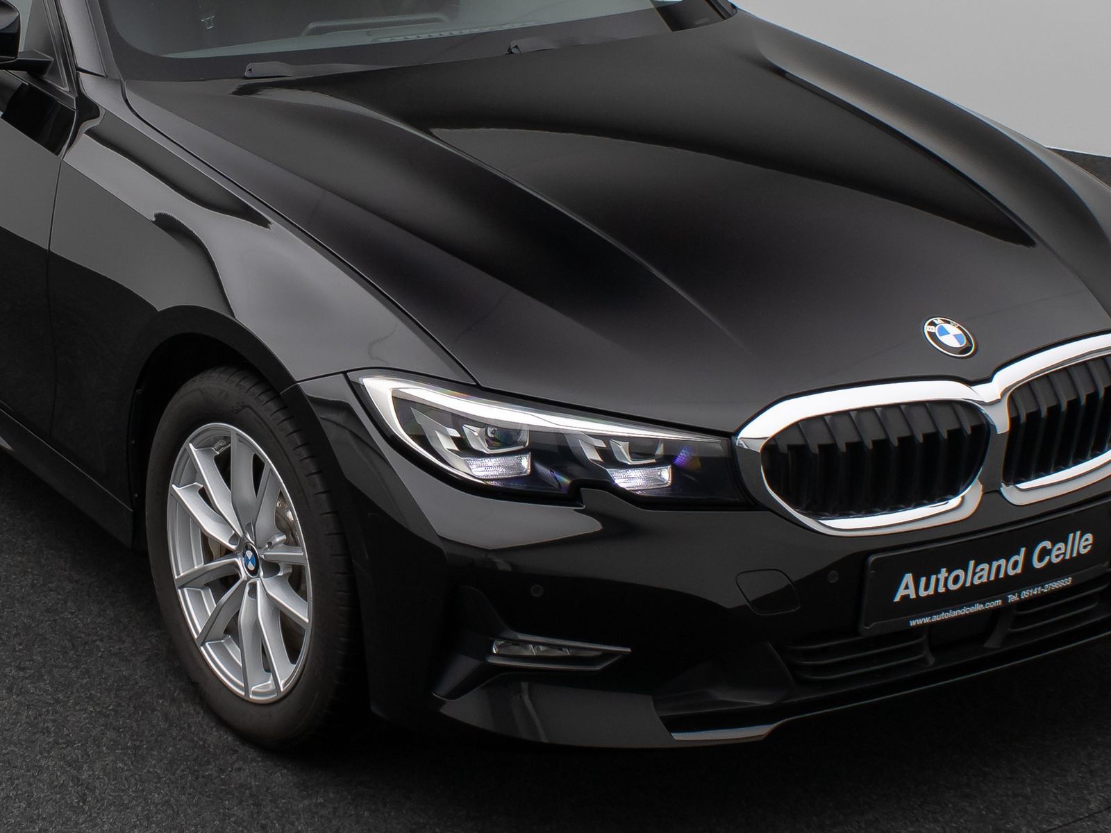 Fahrzeugabbildung BMW 330e ACC Alarm DAB CockpitPr HiFi PDC WLAN Sport