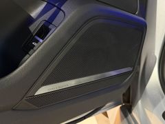 AUDI RS6 4.0 TFSI*PANO*B&O*HEADUP*AHK*STANDHEIZUNG*