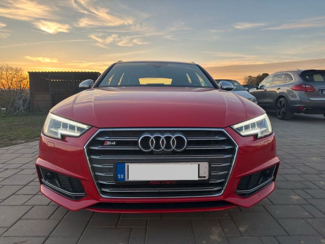 Audi S4 Avant 3.0 TFSI quattro * MOTOR SCHADEN*