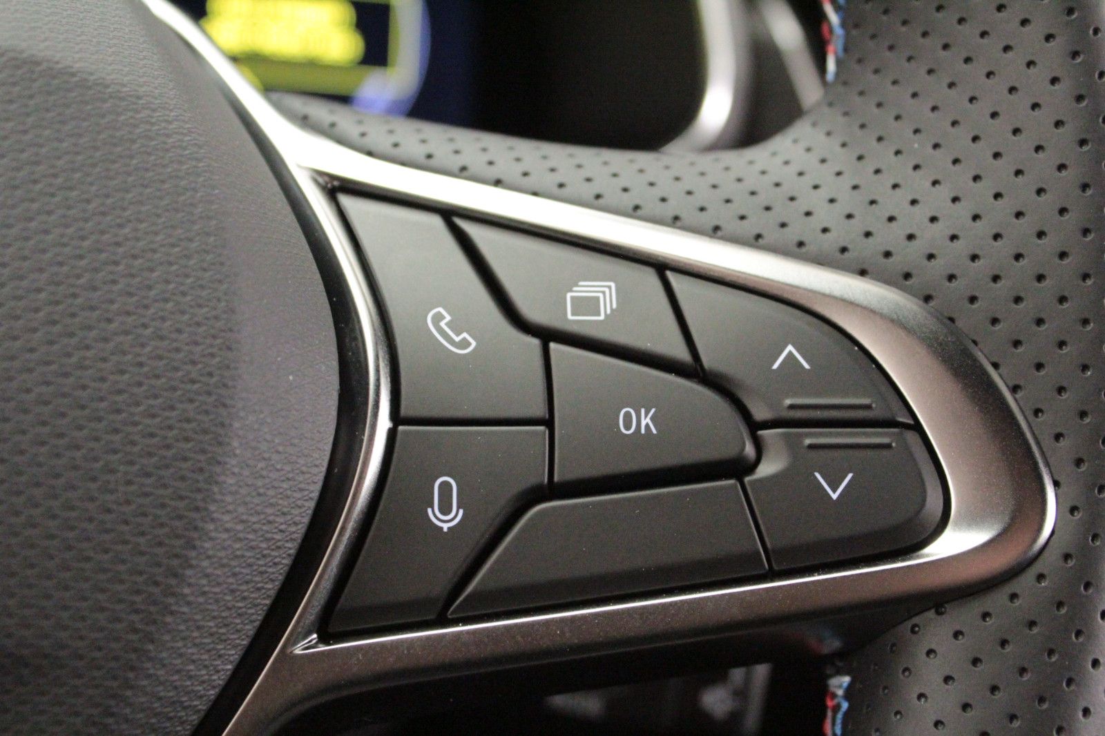 Fahrzeugabbildung Renault Arkana E-TECH Full Hybrid 145 Esprit Alpine BOSE