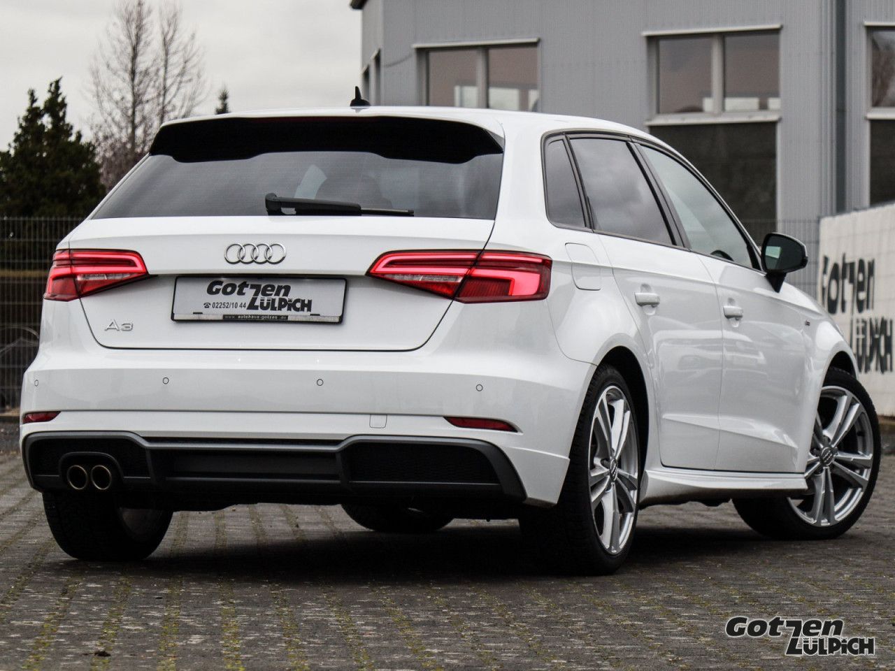 Fahrzeugabbildung Audi A3 Sportback 35 TFSI 1.5 sport Navi Paket S line