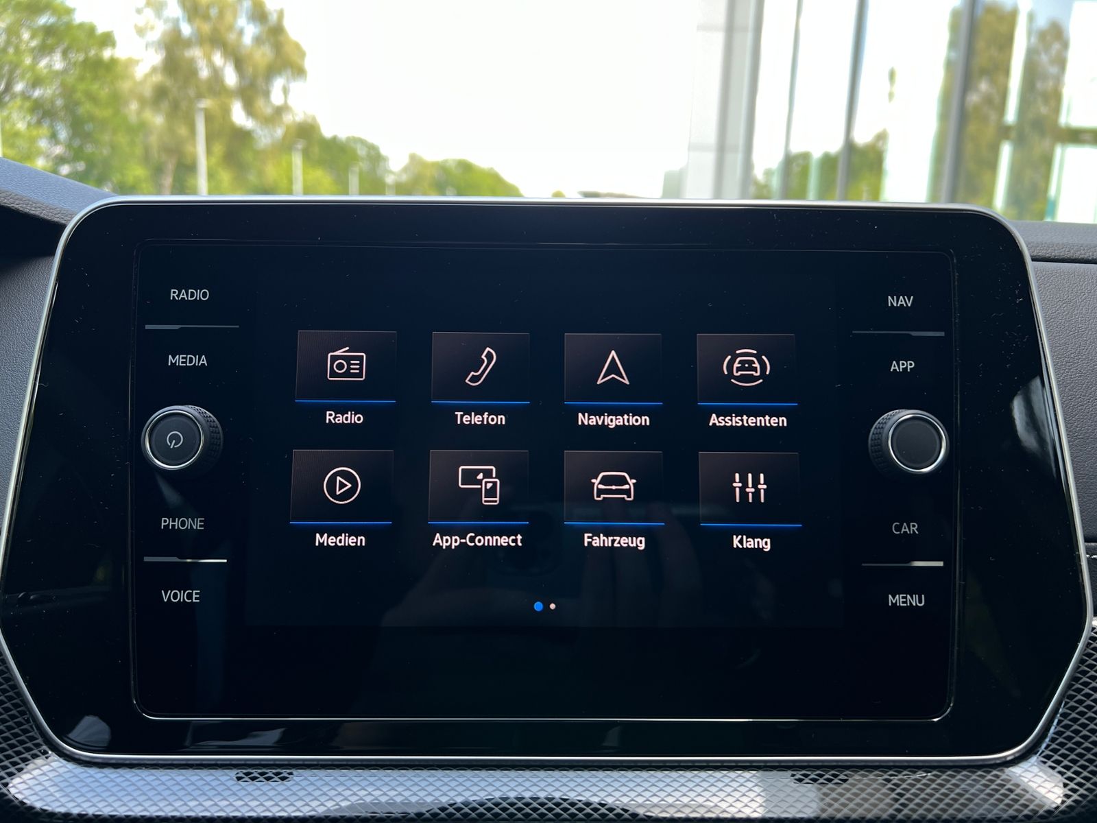 Fahrzeugabbildung Volkswagen T-Cross R-Line 1.5 TSI DSG *AHK,IQ.LIGHT,ACC,App