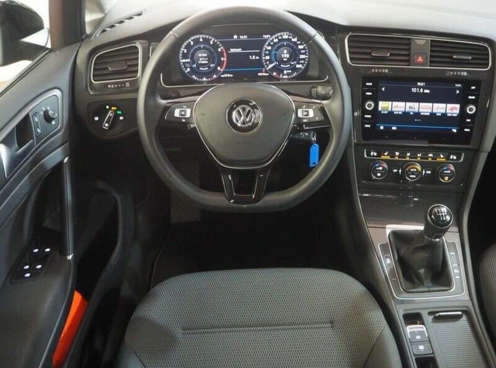 Image of Volkswagen Golf