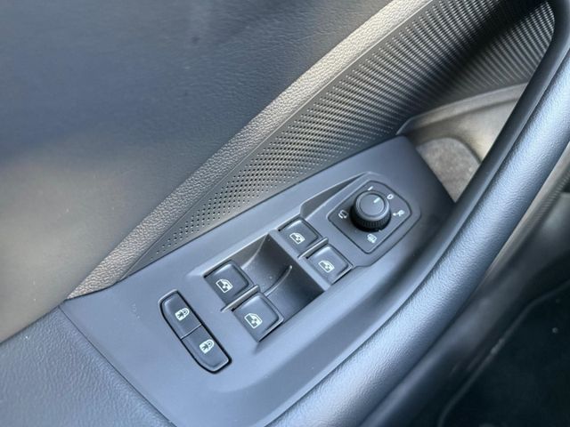 Passat Business 1.5 eTSI AHK Navi 360 Kamera