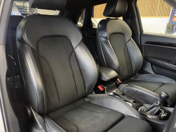 Audi Q3 sport 2,0 TDI S-LINE*LED*NAVI*AHK*HIFI*DAB*