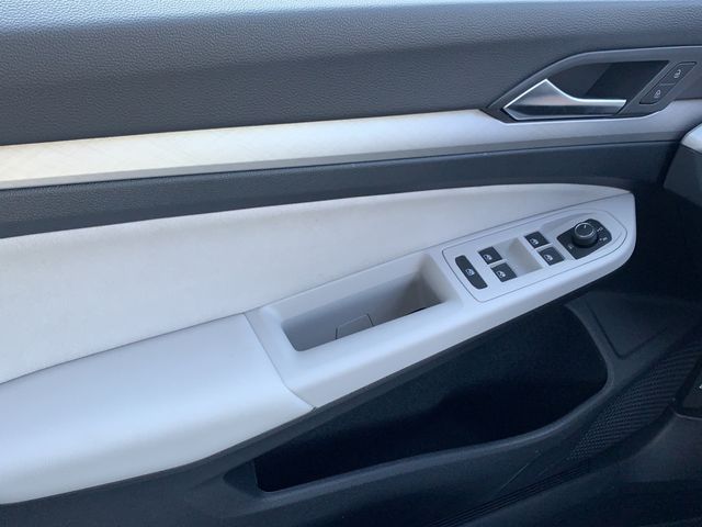 Golf VIII Life 2.0 TDI DSG PDC SHZ NAVI ACC LED