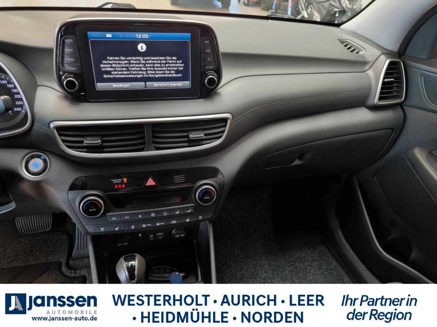Fahrzeugabbildung Hyundai TUCSON PREMIUM/Panoramadach/Automatik/Navi/Tempo