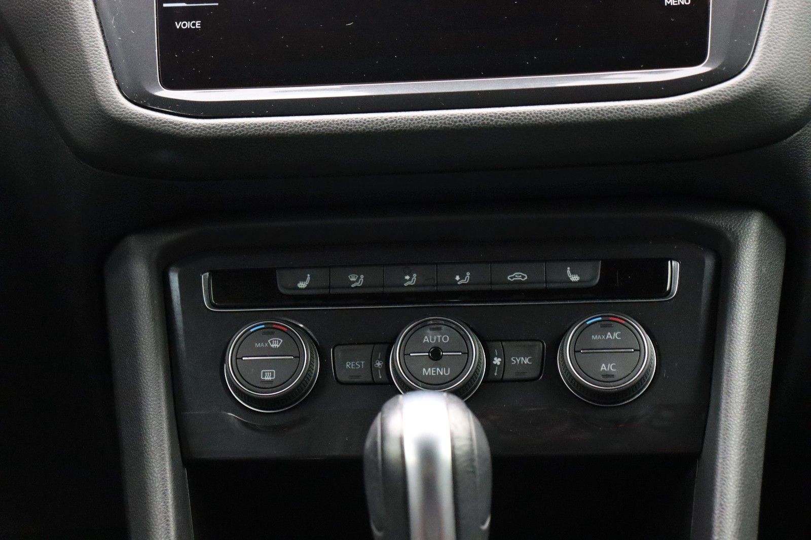 Fahrzeugabbildung Volkswagen Tiguan Allspace Highline 4M Leder R-Line 20"AHK