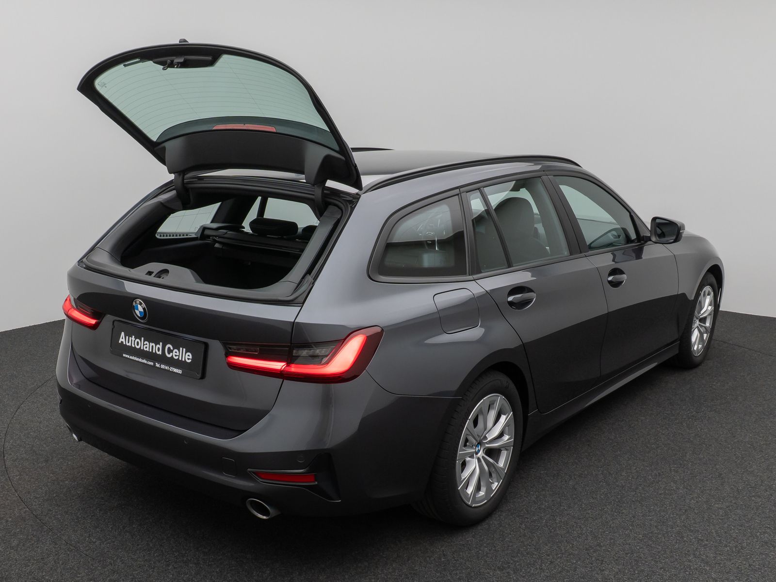 Fahrzeugabbildung BMW 320d DAB HiFi CockPitPro Lordos Alarm PDC Sport