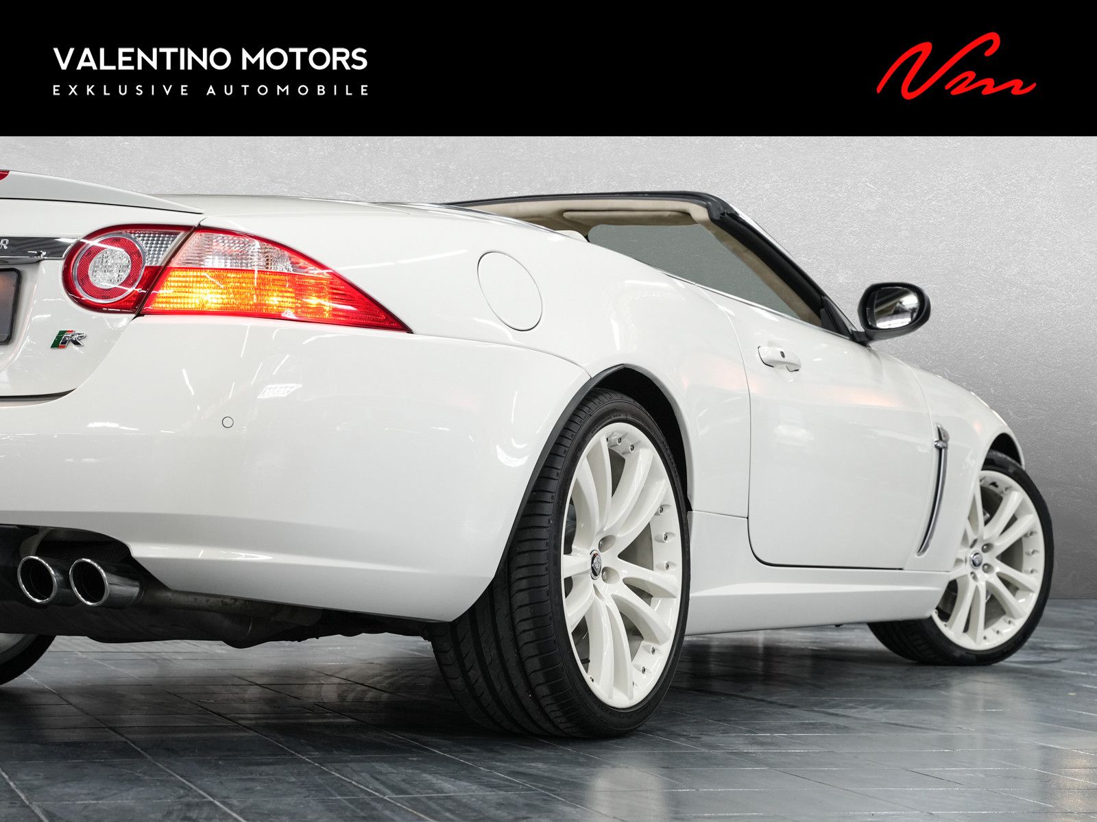 Fahrzeugabbildung Jaguar XKR Cabrio - CATS|20"|Bi-Xenon+aktiv.KL|ALPINE