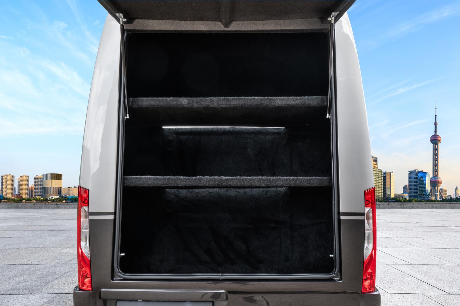 Mercedes-Benz Sprinter 519 - VIP luxury performance 2026