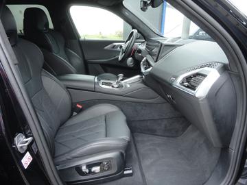 صورة 9 لـ 2023 BMW XM